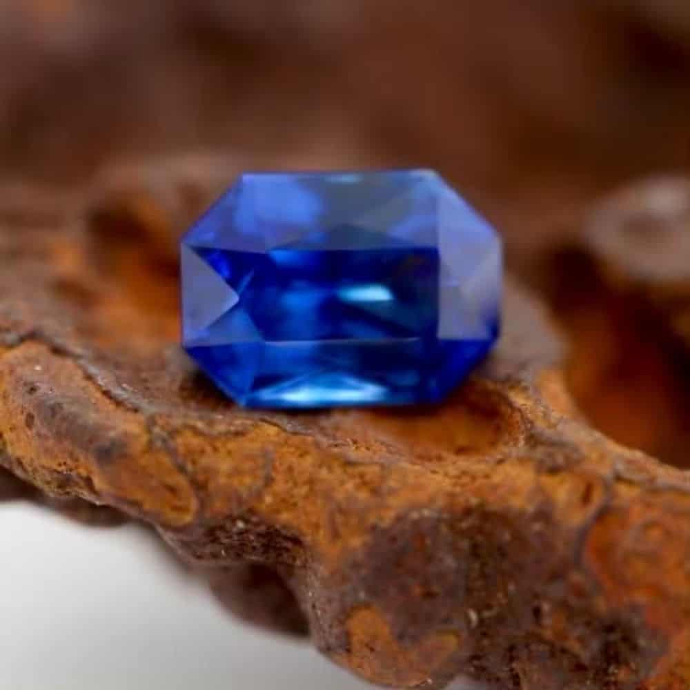 Natural Royal Blue Sapphire 1.2ct (6.97x4.94x3.97mm)_image2