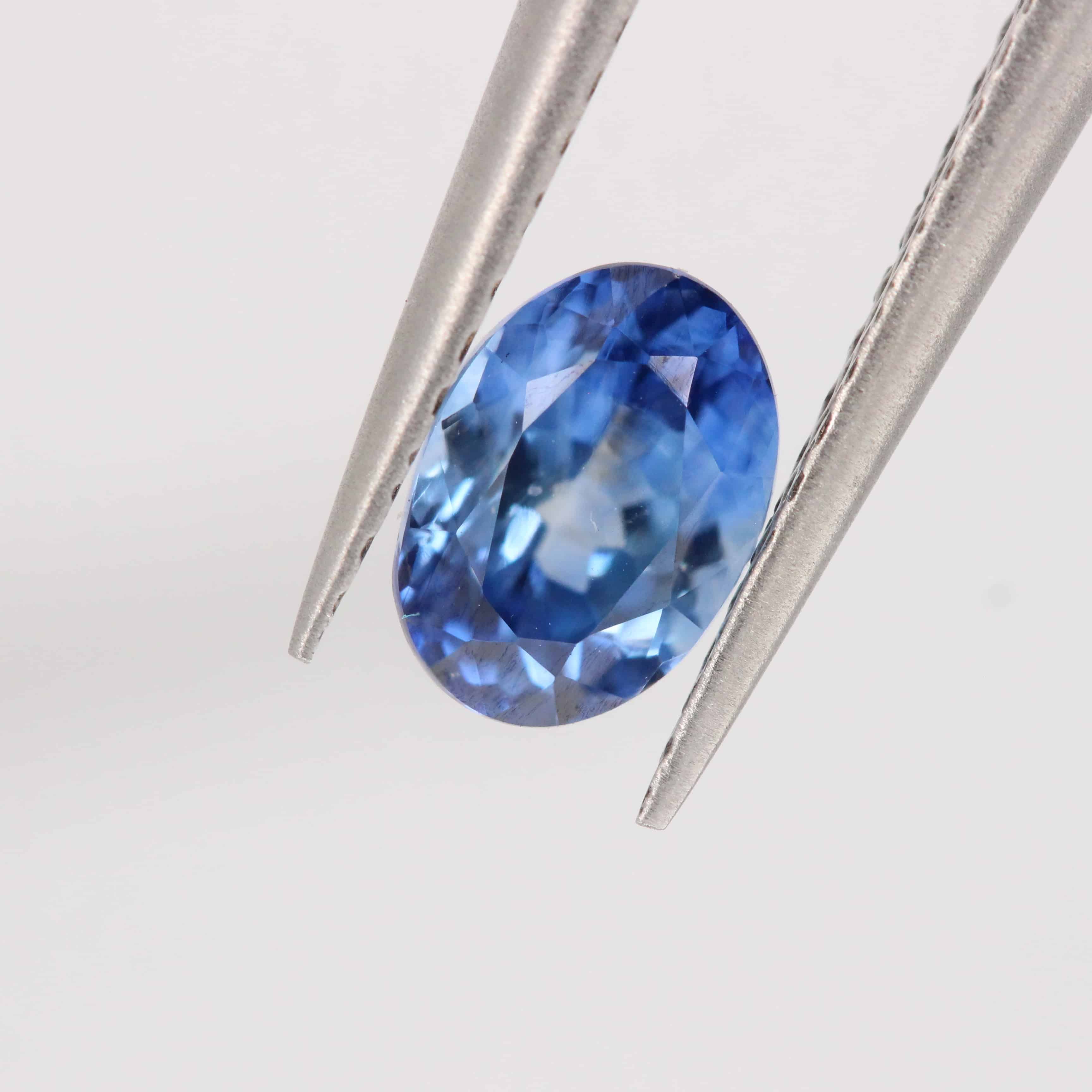 Natural Blue Sapphire 1.0ct (6.63x4.78x3.65mm)