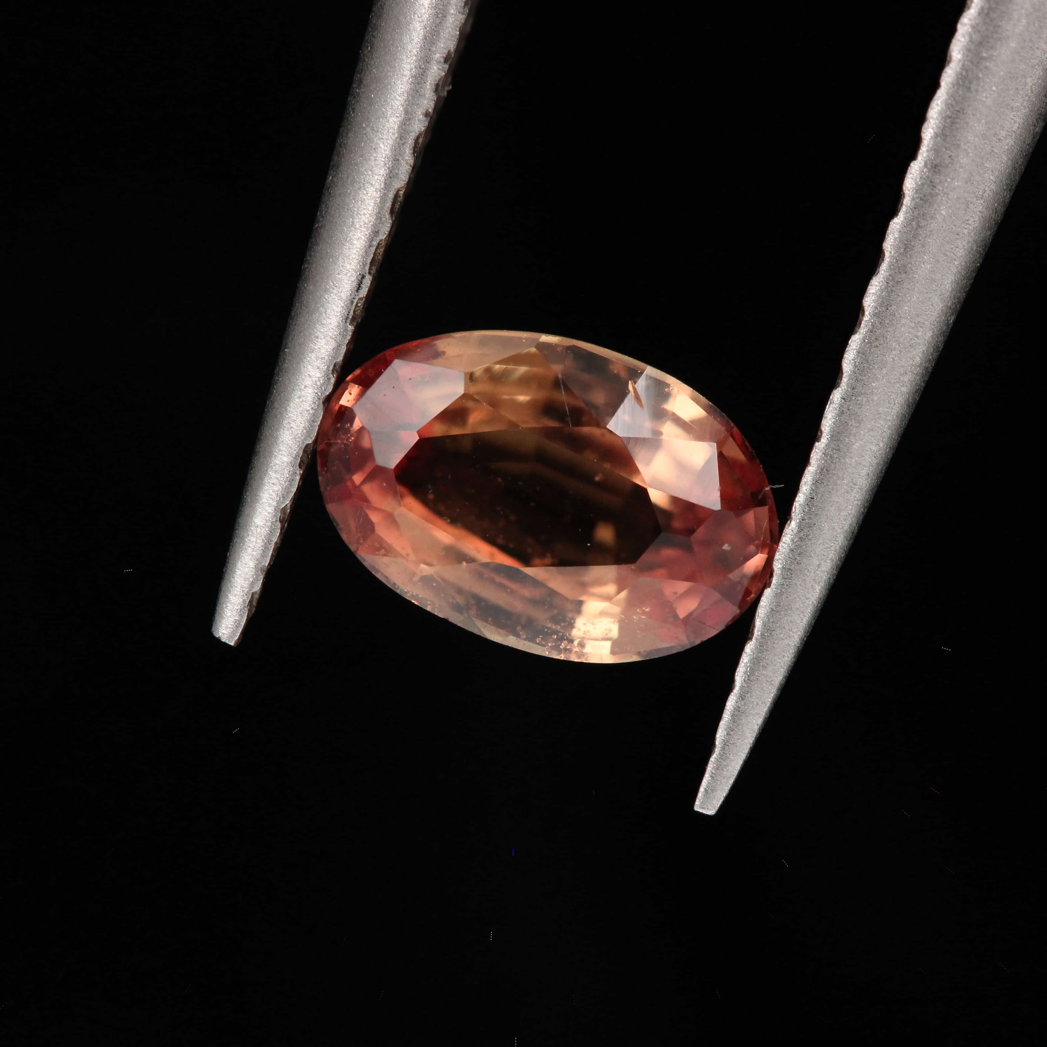 Natural Padparadscha 0.7ct (6.71x4.46x2.73mm)