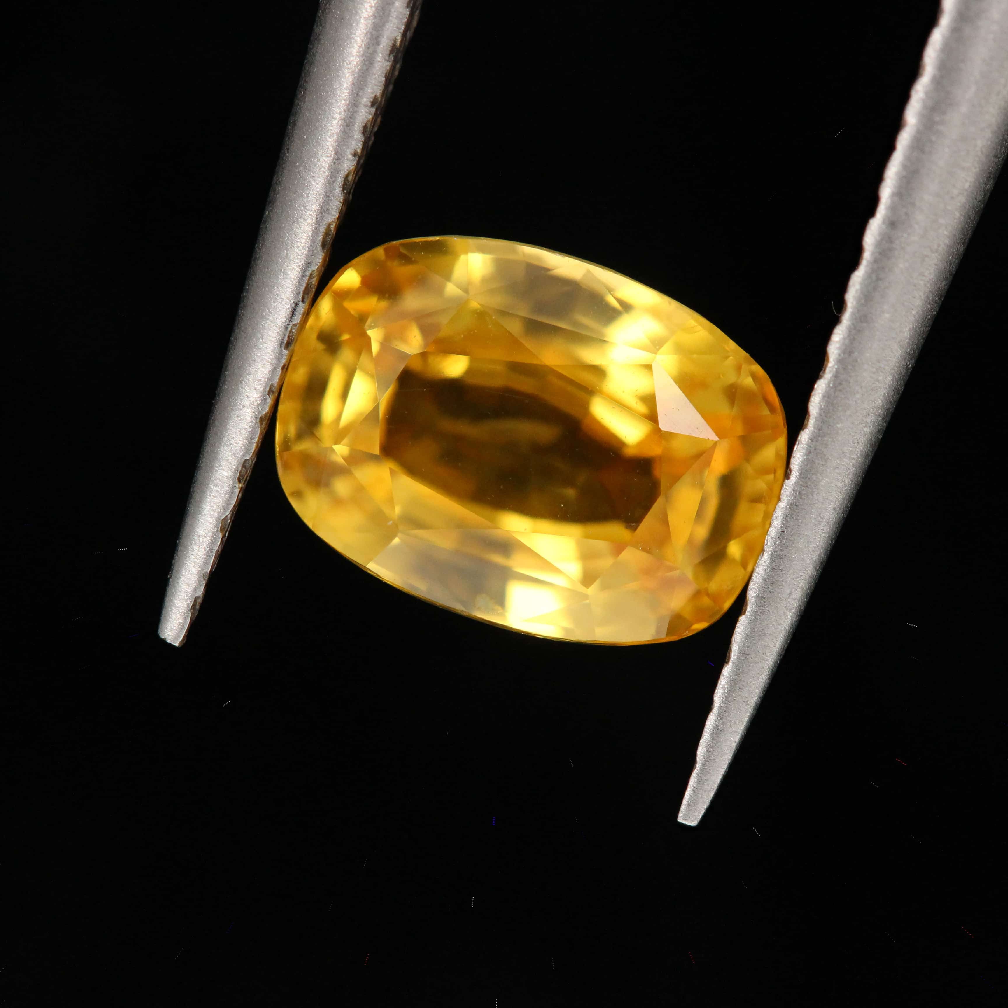 Natural Yellow Sapphire 2.0ct (7.82x5.78x4.50mm)