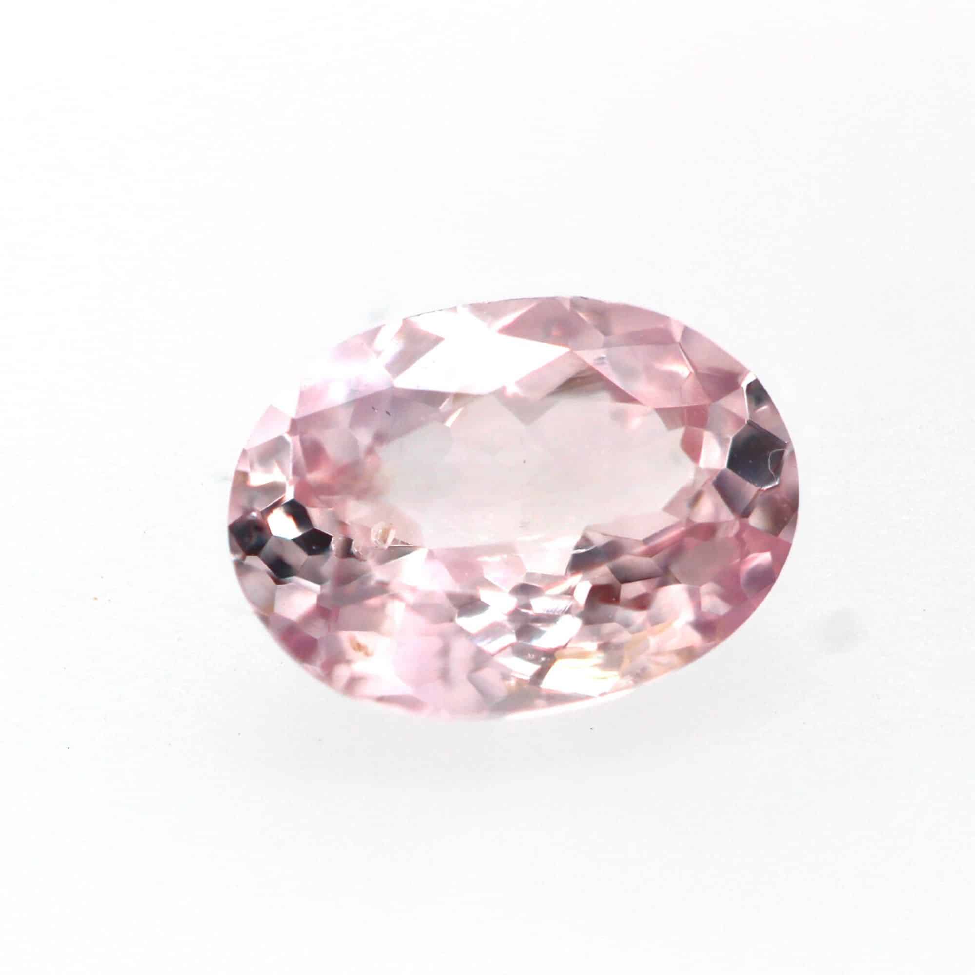 Un-heated Peach Padparadscha Sapphire 0.9 Carat (7.01x5.15x3.02mm)