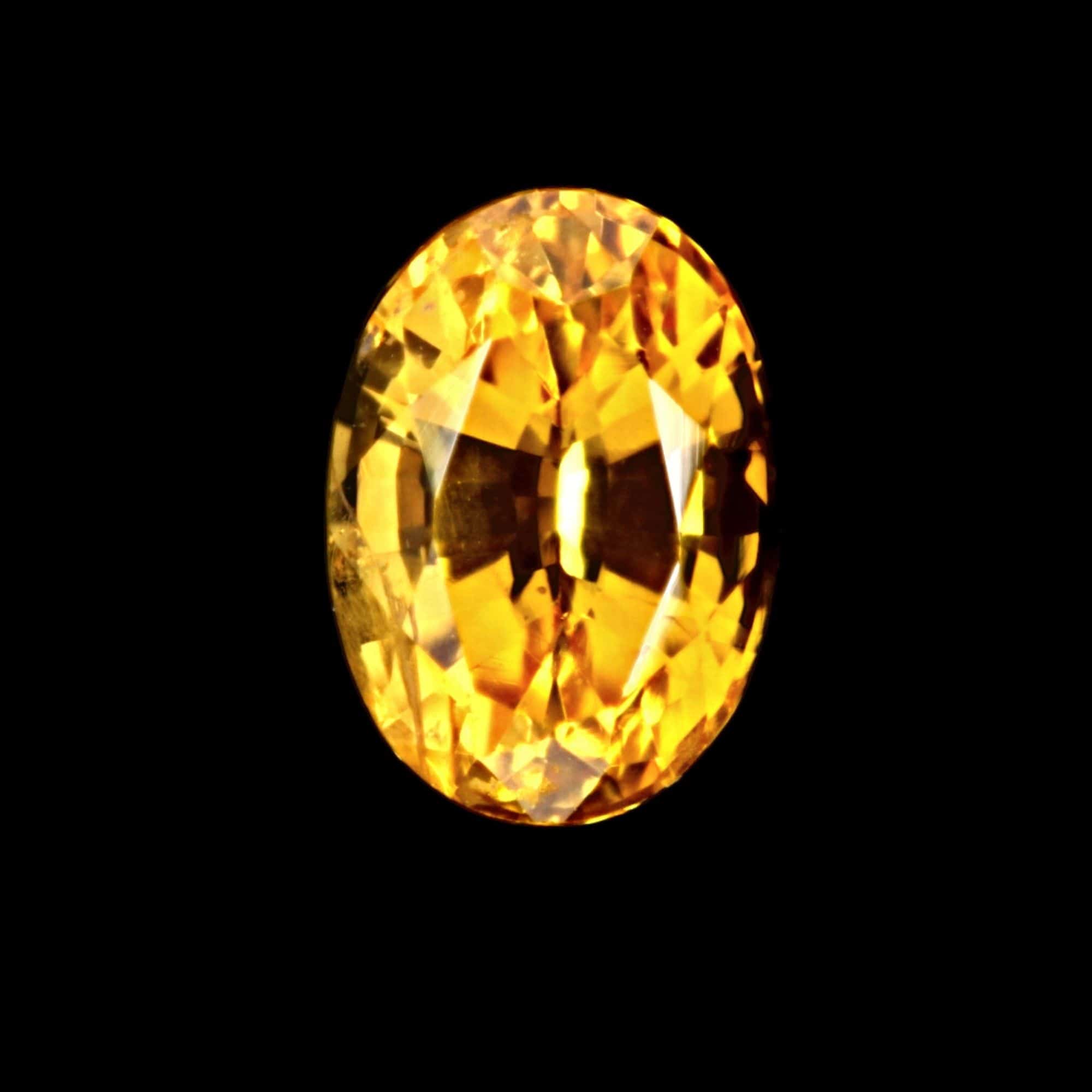 Yellow Sapphire 1.0 Carat (6.74X4.87X3.92mm)