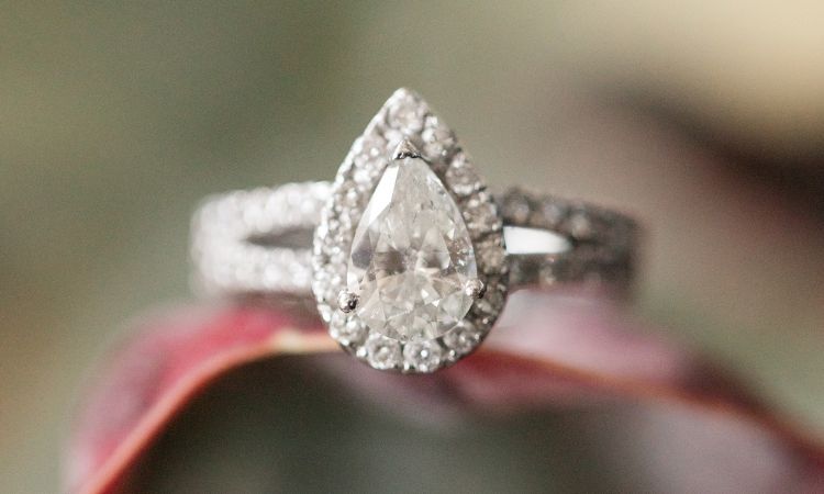 Pear Shaped Engagement Ring Style