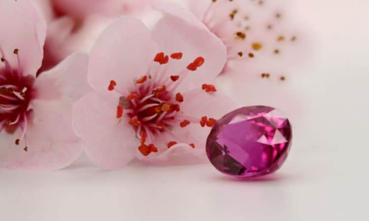 Pink Sapphire Gemstone 2 carat for Engagement Ring